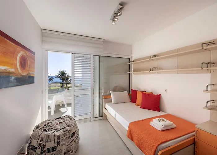 Elaia Luxury Seafront וילה פרוטאראס