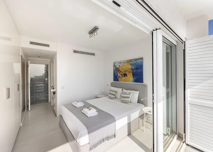 Elaia Luxury Seafront וילה פרוטאראס