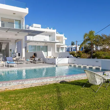 Elaia Luxury Seafront ヴィラ