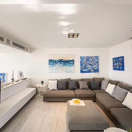 ヴィラ Elaia Luxury Seafront *