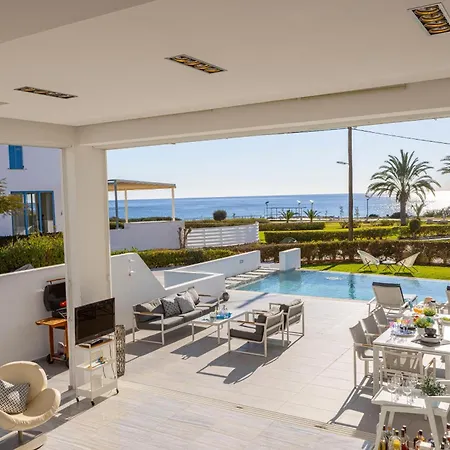 Elaia Luxury Seafront فيلة