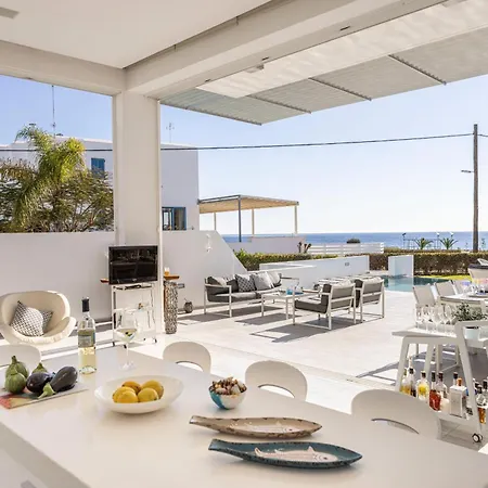 Elaia Luxury Seafront فيلة