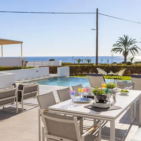 Elaia Luxury Seafront فيلة