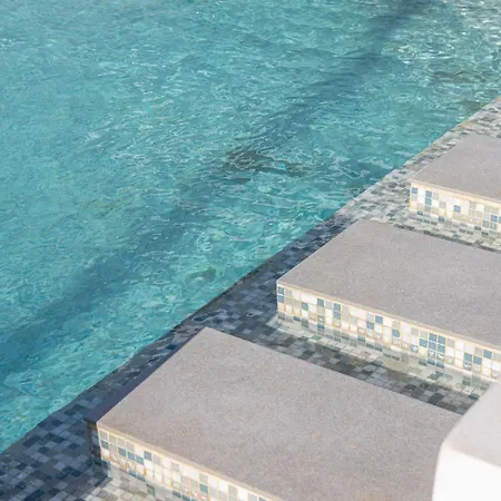 فيلة Elaia Luxury Seafront *