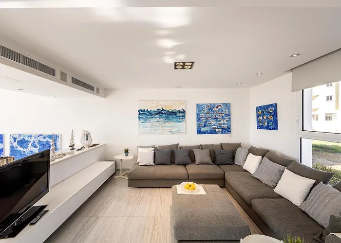 Vila Elaia Luxury Seafront *