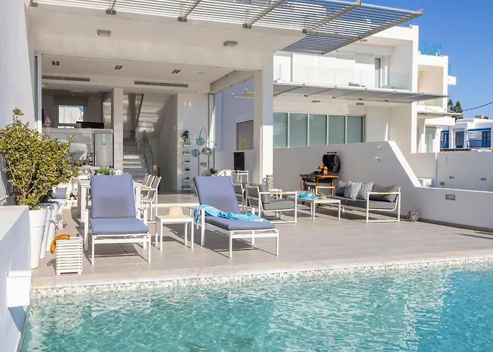 Elaia Luxury Seafront Vila *